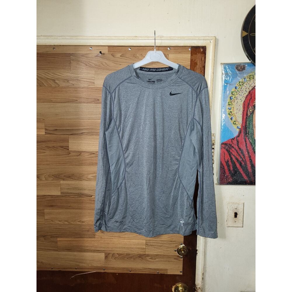 NIKE Pro Combat Fitted Dri Fit  Men's Vented Training Shirt Size SMALL GREY